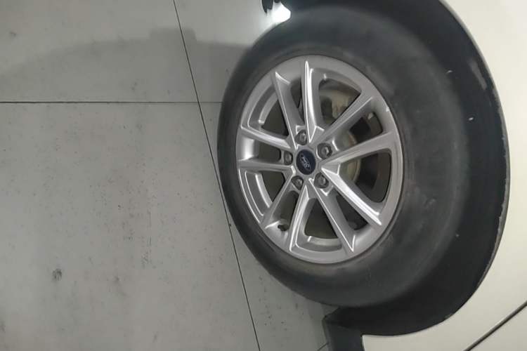 Used Ford Focus 2017 Hatchback EcoBoost 180 Automatic Elite Model Right Rear Wheel Hub