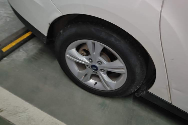 Used Ford Focus 2017 Sedan 1.6L Manual Comfort Plus SmartDrive Edition Right Rear Wheel Hub