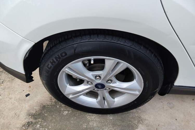 Used Ford Focus 2017 Hatchback 1.6L Automatic Comfort Plus SmartDrive Edition Right Rear Wheel Hub