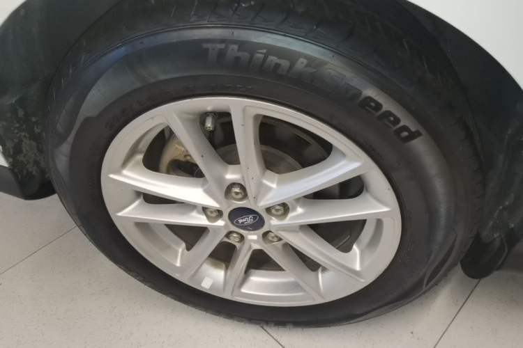 Used Ford Focus 2017 Sedan 1.6L Automatic Fashion Edition Smart Drive Version Right Rear Wheel Hub
