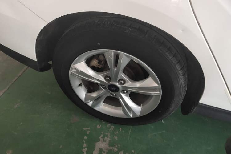 Used Ford Focus 2017 Sedan 1.6L Manual Comfort Plus SmartDrive Edition Right Rear Wheel Hub