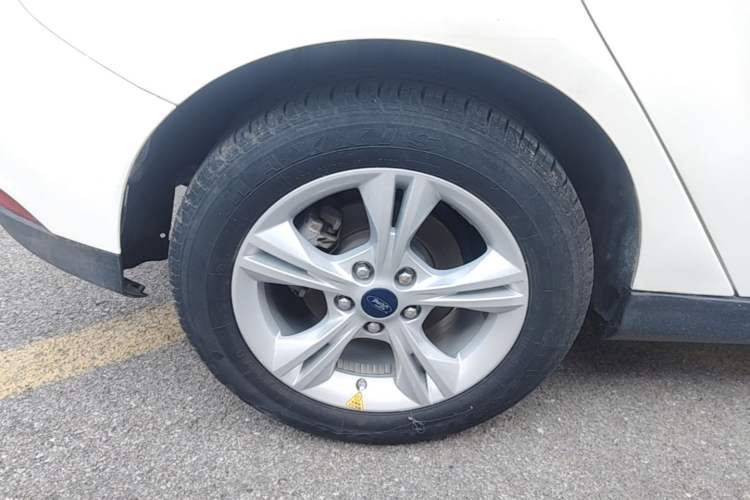 Used Ford Focus 2017 Hatchback 1.6L Automatic Comfort Plus SmartDrive Edition Right Rear Wheel Hub