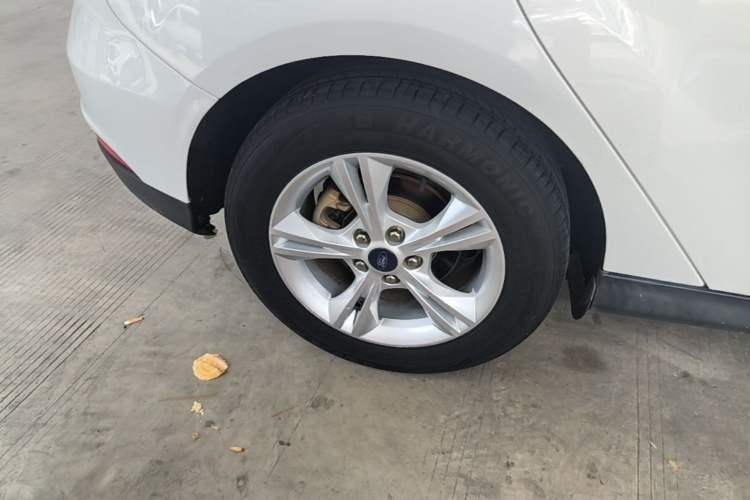 Used Ford Focus 2017 Hatchback 1.6L Automatic Comfort Plus SmartDrive Edition Right Rear Wheel Hub