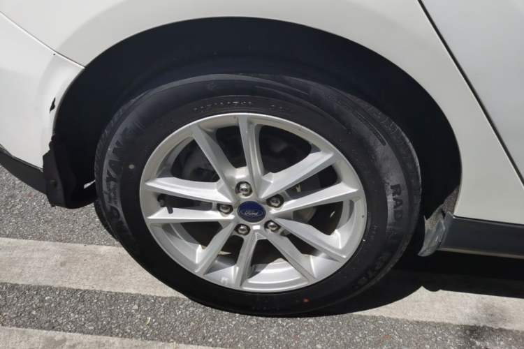 Used Ford Focus 2017 Hatchback 1.6L Automatic Fashion Edition Smart Drive Version Right Rear Wheel Hub