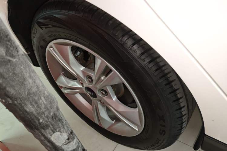 Used Ford Focus 2017 Sedan 1.6L Automatic Comfort Plus SmartDrive Edition Right Rear Wheel Hub