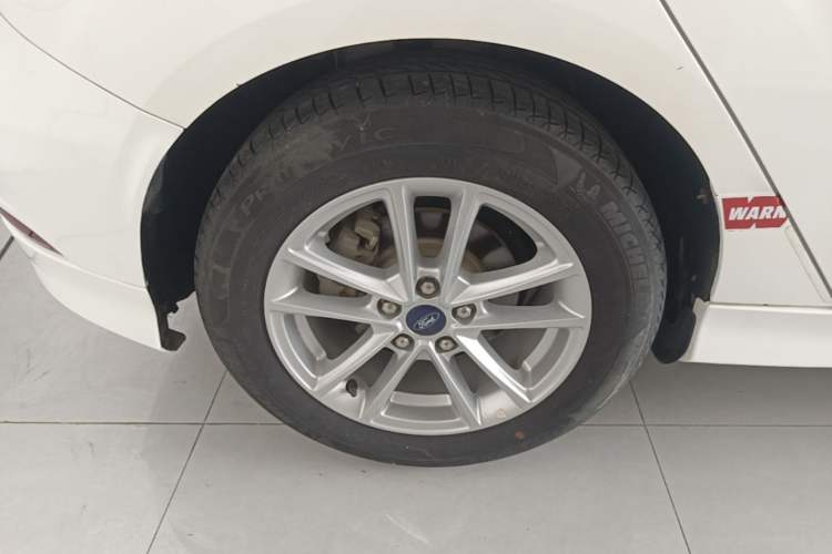 Used Ford Focus 2017 Hatchback 1.6L Manual Fashion Edition SmartDrive Version Right Rear Wheel Hub