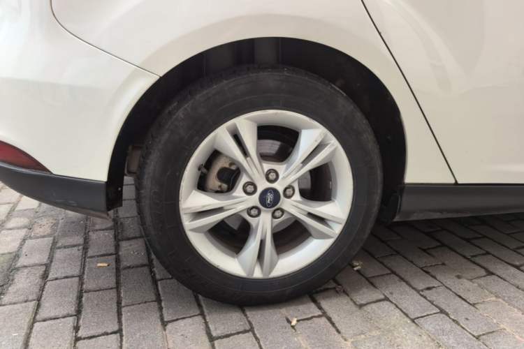 Used Ford Focus 2017 Hatchback 1.6L Automatic Comfort Plus SmartDrive Edition Right Rear Wheel Hub