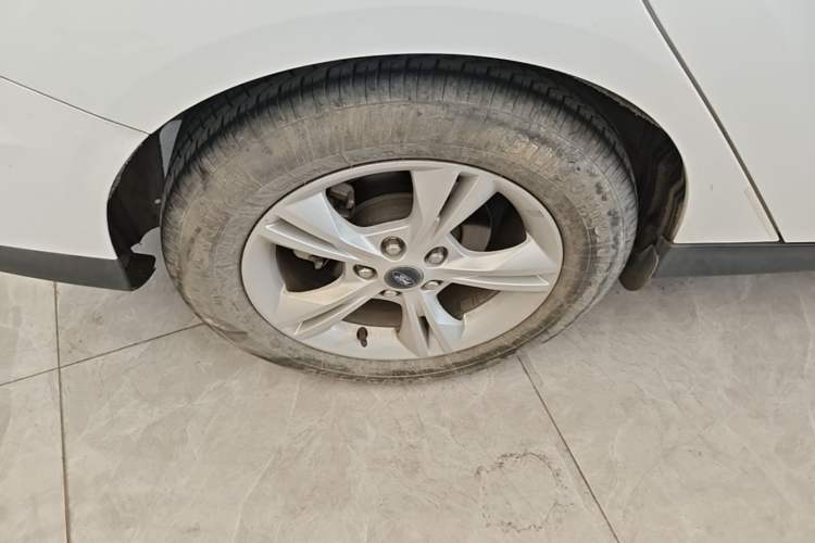 Used Ford Focus 2017 Sedan 1.6L Manual Comfort Plus SmartDrive Edition Right Rear Wheel Hub