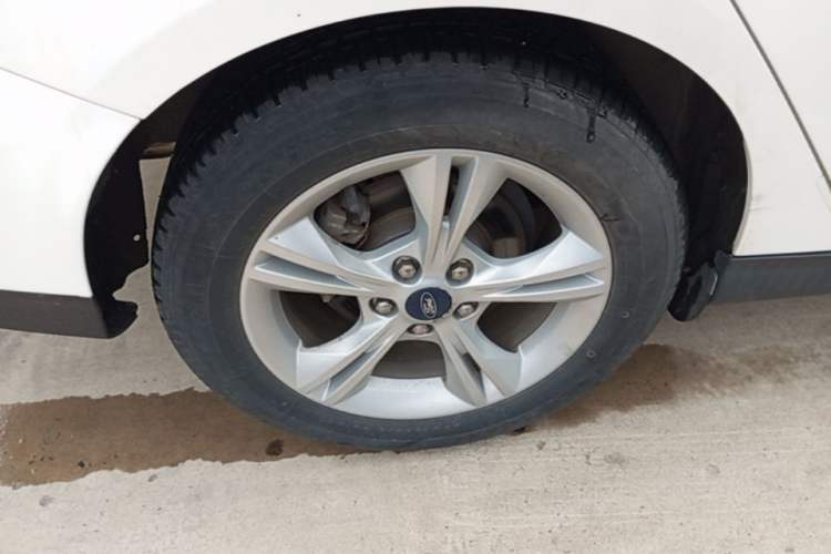 Used Ford Focus 2017 Sedan 1.6L Manual Comfort Plus SmartDrive Edition Right Rear Wheel Hub