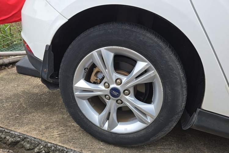 Used Ford Focus 2017 Hatchback 1.6L Automatic Comfort Plus SmartDrive Edition Right Rear Wheel Hub