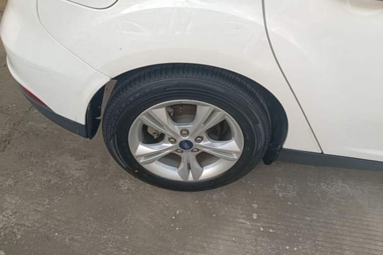 Used Ford Focus 2017 Hatchback 1.6L Automatic Comfort Plus SmartDrive Edition Right Rear Wheel Hub