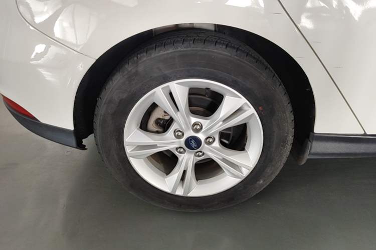 Used Ford Focus 2017 Hatchback 1.6L Automatic Comfort Plus SmartDrive Edition Right Rear Wheel Hub
