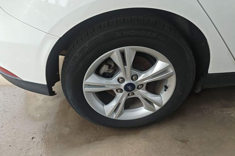 Used Ford Focus 2017 Hatchback 1.6L Automatic Comfort Plus SmartDrive Edition Right Rear Wheel Hub