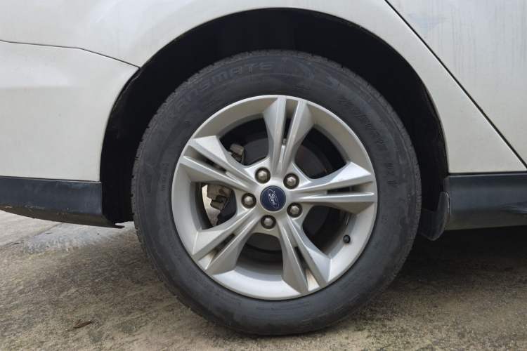 Used Ford Focus 2017 Sedan 1.6L Automatic Comfort Plus SmartDrive Edition Right Rear Wheel Hub