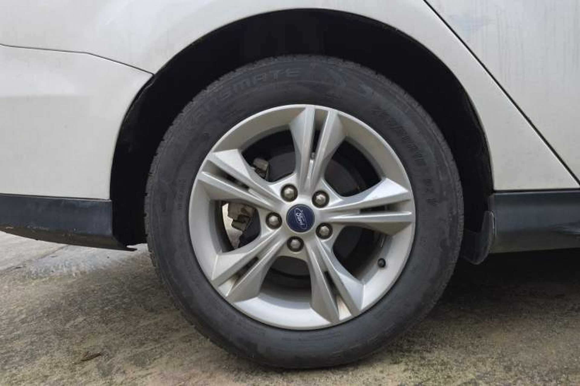 Used Ford Focus 2017 Sedan 1.6L Automatic Comfort Plus SmartDrive Edition Right Rear Wheel Hub