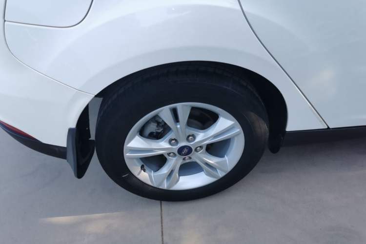 Used Ford Focus 2017 Hatchback 1.6L Automatic Comfort Plus SmartDrive Edition Right Rear Wheel Hub