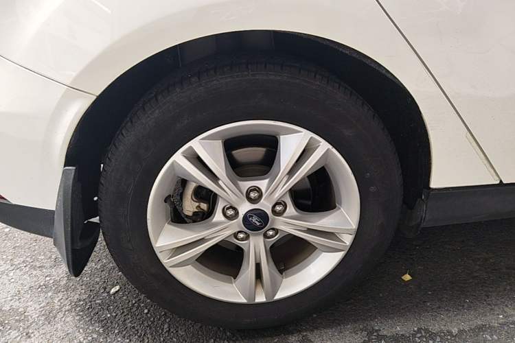 Used Ford Focus 2017 Hatchback 1.6L Automatic Comfort Plus SmartDrive Edition Right Rear Wheel Hub