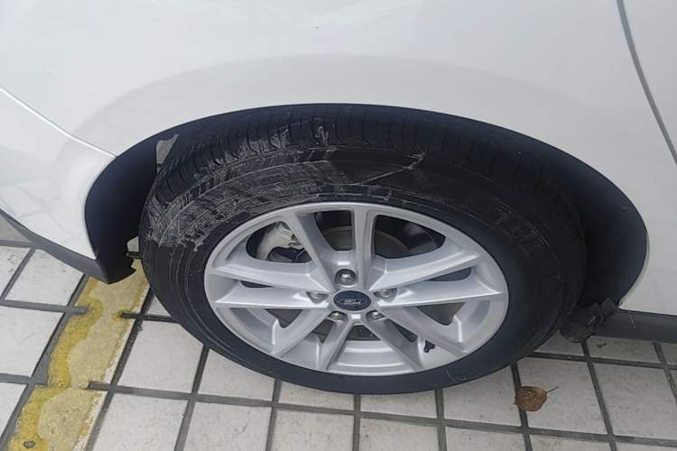 Used Ford Focus 2017 Hatchback 1.6L Automatic Fashion Edition Smart Drive Version Right Rear Wheel Hub