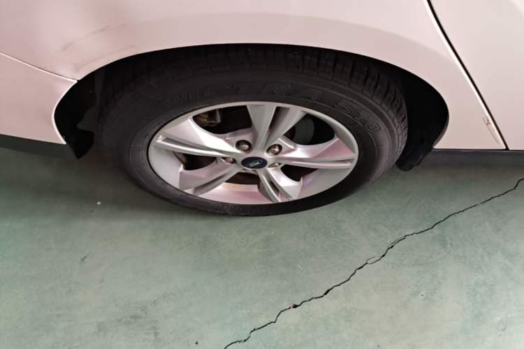 Used Ford Focus 2017 Sedan 1.6L Automatic Comfort Plus SmartDrive Edition Right Rear Wheel Hub