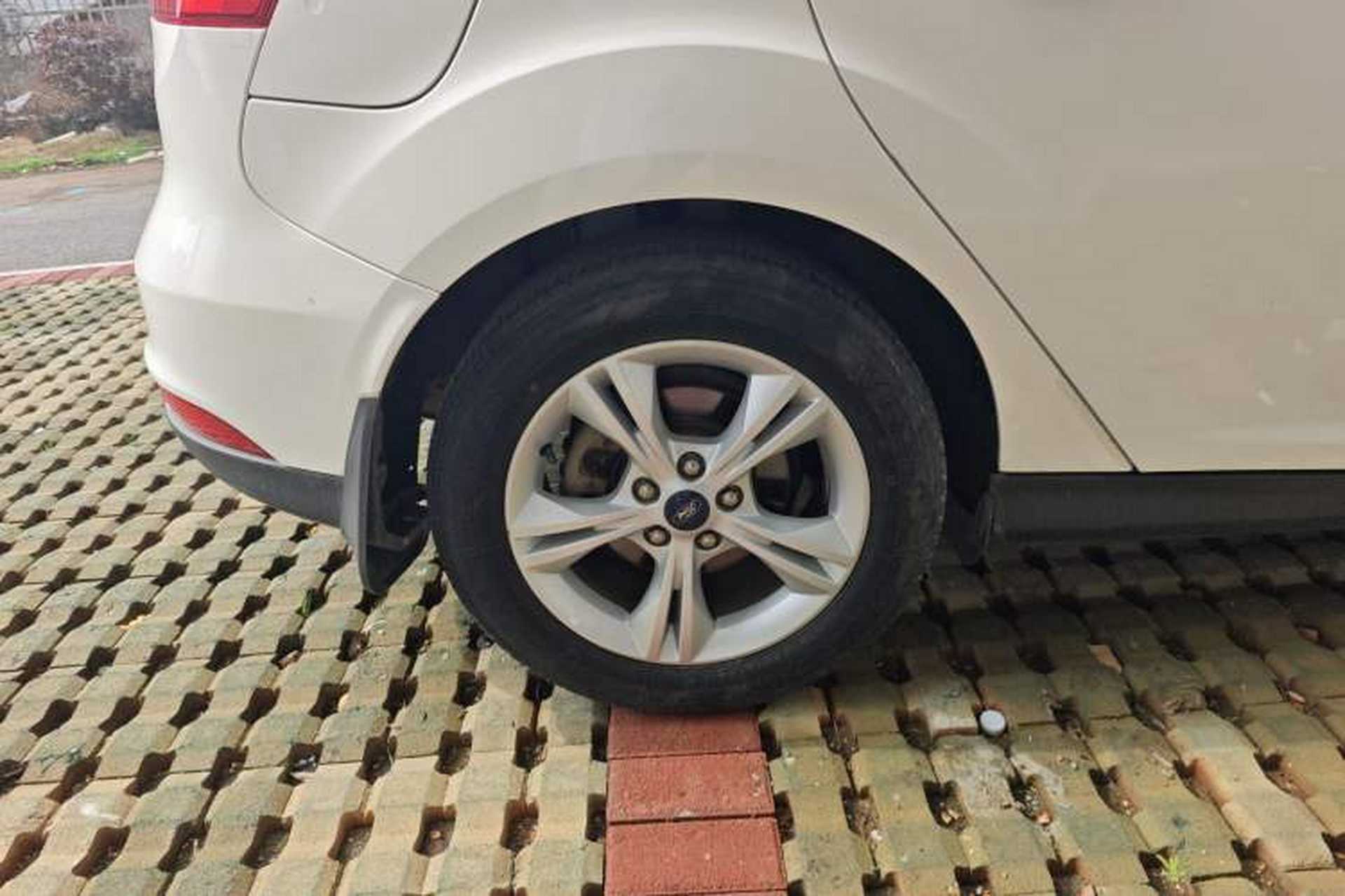 Used Ford Focus 2017 Hatchback 1.6L Automatic Comfort Plus SmartDrive Edition Right Rear Wheel Hub
