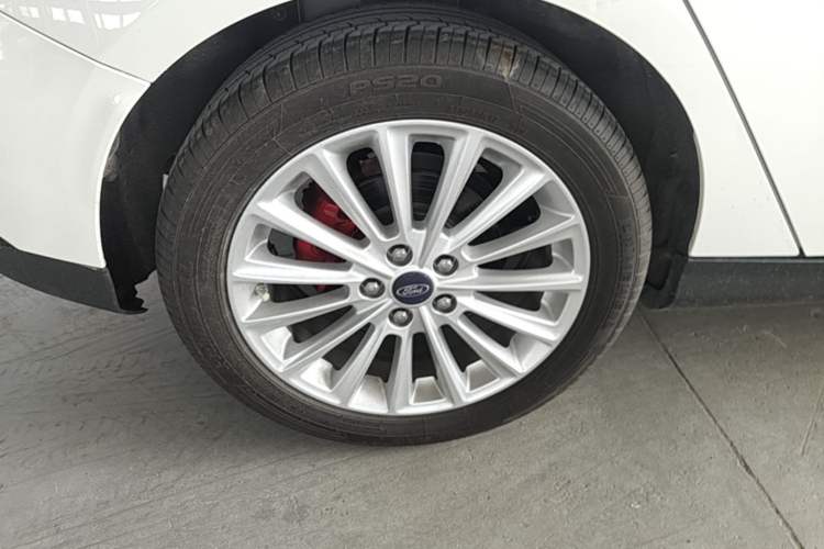 Used Ford Focus 2017 Hatchback 1.6L Manual Comfort Plus SmartDrive Edition Right Rear Wheel Hub