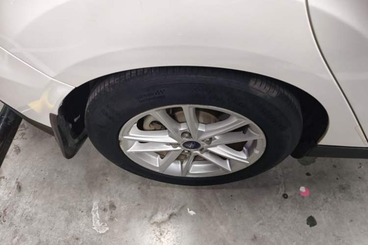 Used Ford Focus 2017 Hatchback 1.6L Automatic Fashion Edition Smart Drive Version Right Rear Wheel Hub