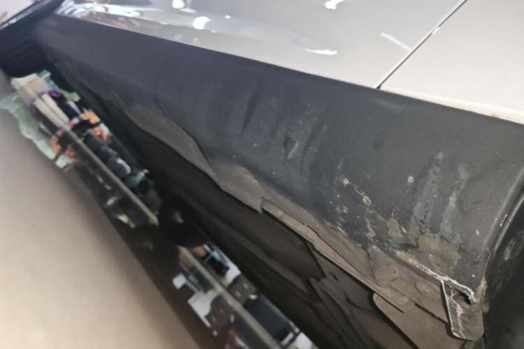 Used Ford Focus 2017 Sedan 1.6L Automatic Comfort Plus SmartDrive Edition Right Side Sill