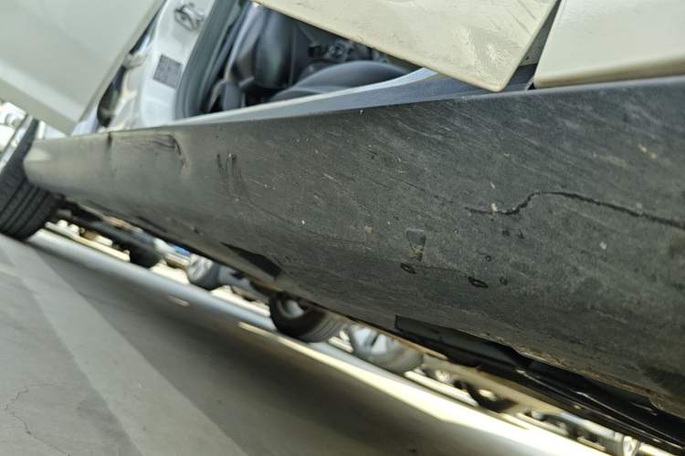 Used Ford Focus 2017 Hatchback 1.6L Automatic Comfort Plus SmartDrive Edition Right Side Sill
