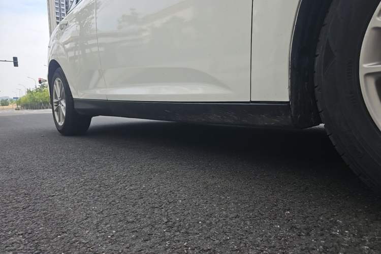 Used Ford Focus 2017 Sedan 1.6L Automatic Fashion Edition Smart Drive Version Right Side Sill