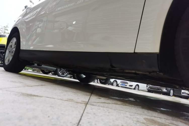Used Ford Focus 2017 Sedan 1.6L Manual Comfort Plus SmartDrive Edition Right Side Sill