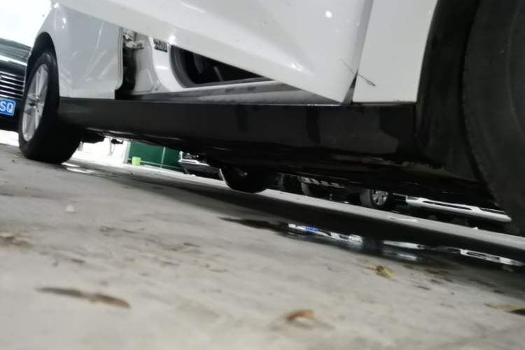 Used Ford Focus 2017 Sedan EcoBoost 125 Automatic Supreme Style SmartDrive Edition Right Side Sill