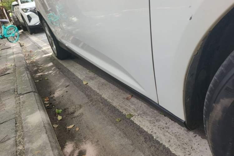 Used Ford Focus 2017 Sedan 1.6L Automatic Comfort Plus SmartDrive Edition Right Side Sill