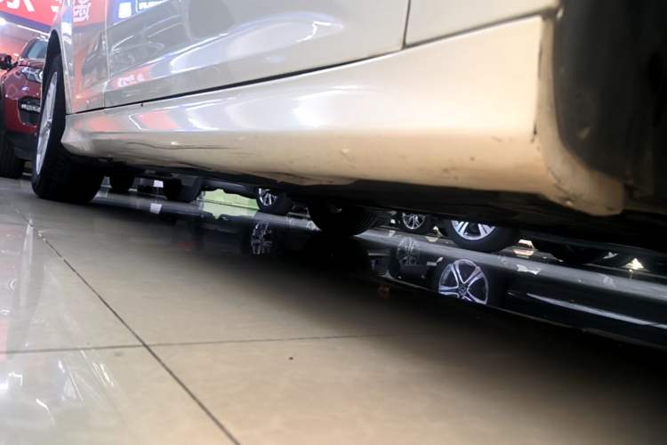 Used Ford Focus 2017 Hatchback 1.6L Automatic Fashion Edition Smart Drive Version Right Side Sill