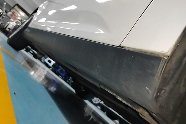 Used Ford Focus 2017 Sedan EcoBoost 125 Automatic Supreme Style SmartDrive Edition Right Side Sill
