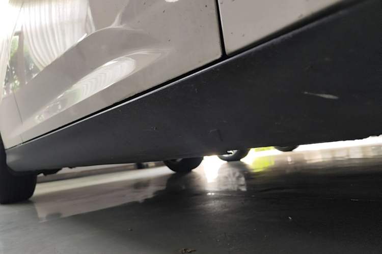 Used Ford Focus 2017 Hatchback 1.6L Automatic Comfort Plus SmartDrive Edition Right Side Sill