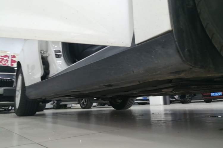 Used Ford Focus 2017 Sedan 1.6L Automatic Fashion Edition Smart Drive Version Right Side Sill