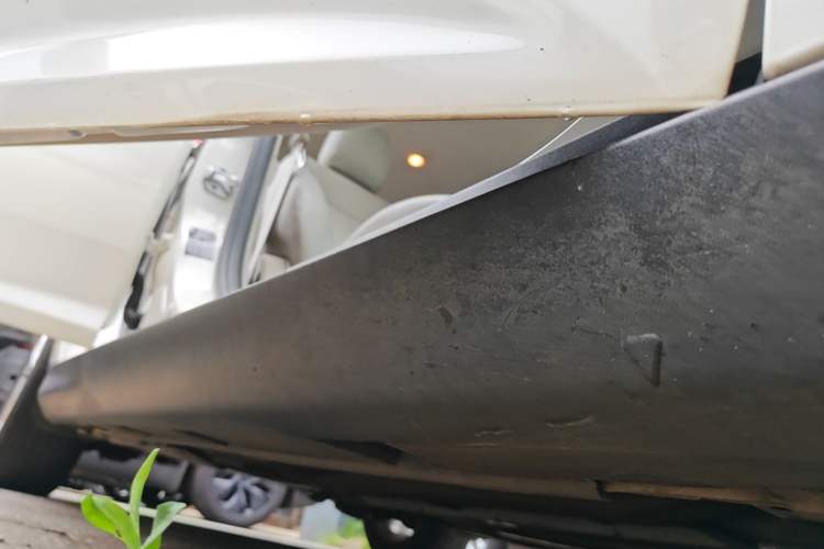 Used Ford Focus 2017 Sedan 1.6L Automatic Comfort Plus SmartDrive Edition Right Side Sill