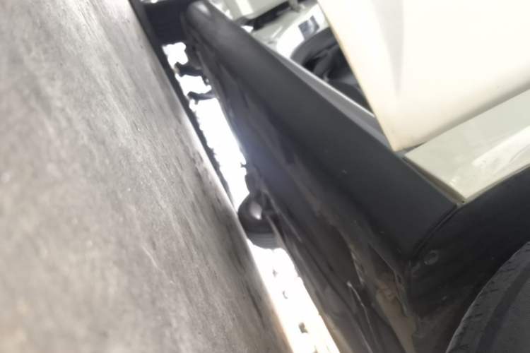 Used Ford Focus 2017 Hatchback 1.6L Manual Comfort Plus SmartDrive Edition Right Side Sill