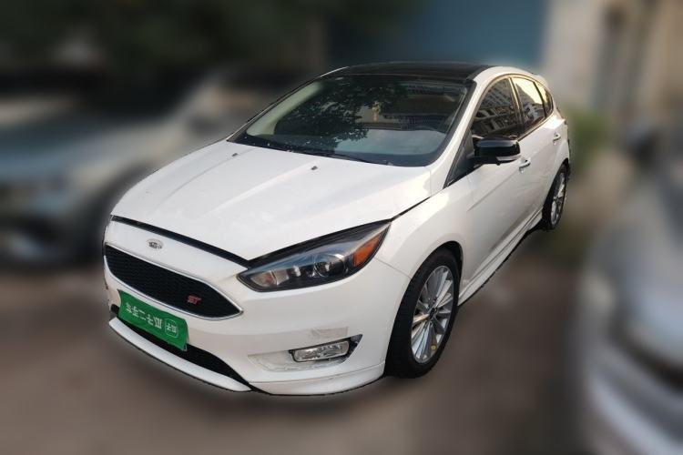 Used Ford Focus 2017 Hatchback EcoBoost 180 Automatic Sport Model Guazi used car, China used car export, Used car for sale, Used cars, Cheapest cars for sale