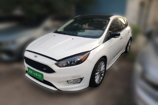 Ford Focus 2017 Hatchback EcoBoost 180 Automatic Sport Model с пробегом