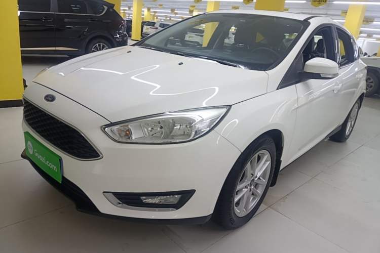 Used Ford Focus 2017 Hatchback 1.6L Automatic Fashion Edition Smart Drive Version Guazi used car, China used car export, Used car for sale, Used Ford cars, Cheapest cars for sale