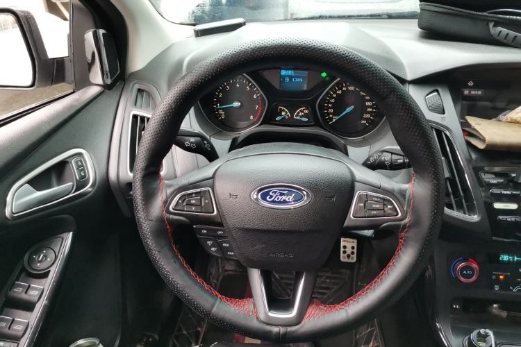 Used Ford Focus 2017 Hatchback 1.6L Automatic Fashion Edition Smart Drive Version Steering Wheel