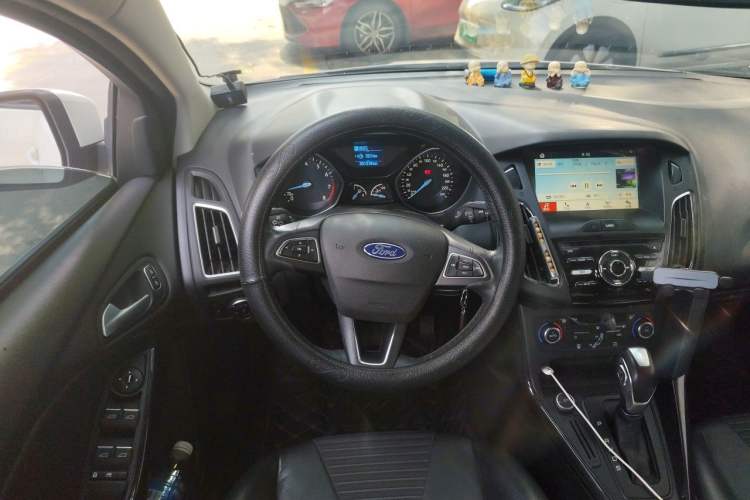 Used Ford Focus 2017 Sedan 1.6L Automatic Fashion Edition Smart Drive Version Steering Wheel