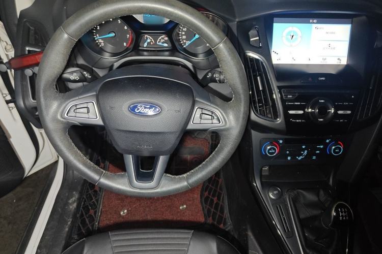 Used Ford Focus 2017 Sedan 1.6L Manual Fashion Edition Smart Drive Version Steering Wheel