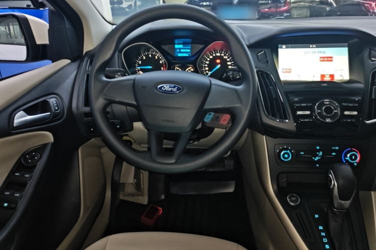 Used Ford Focus 2017 Sedan 1.6L Automatic Comfort Plus SmartDrive Edition Steering Wheel