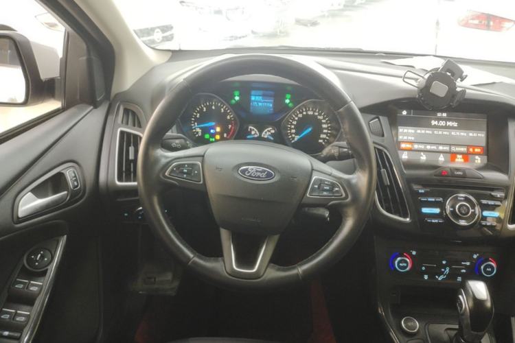 Used Ford Focus 2017 Hatchback EcoBoost 125 Automatic - Ultra-Powerful Style Edition with Smart Drive Features Steering Wheel
