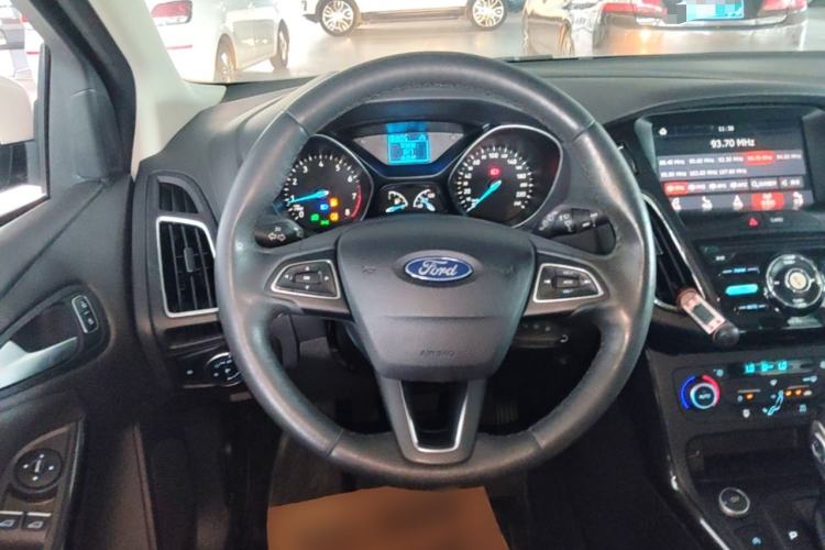 Used Ford Focus 2017 Hatchback EcoBoost 125 Automatic - Ultra-Powerful Style Edition with Smart Drive Features Steering Wheel