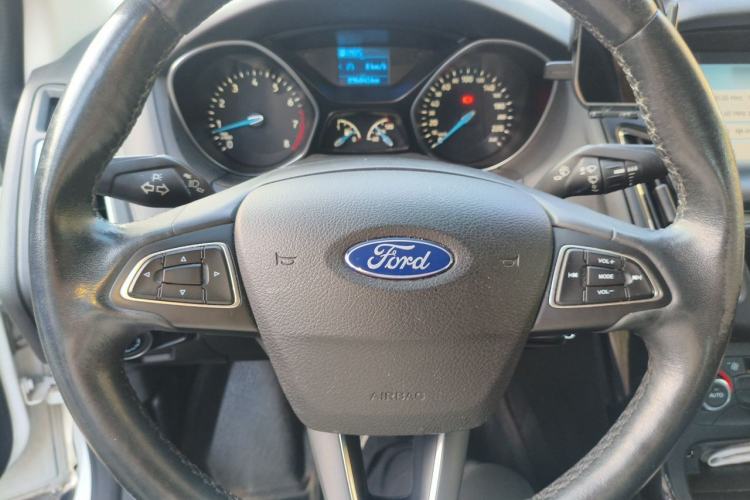 Used Ford Focus 2017 Sedan 1.6L Automatic Fashion Edition Smart Drive Version Steering Wheel