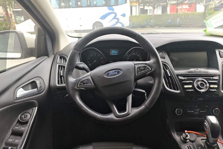 Used Ford Focus 2017 Hatchback 1.6L Automatic Fashion Edition Smart Drive Version Steering Wheel