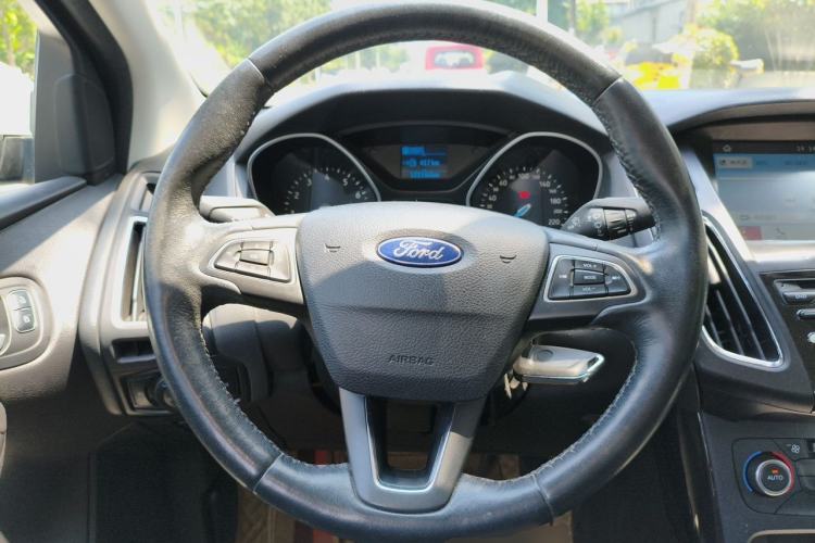 Used Ford Focus 2017 Sedan 1.6L Automatic Fashion Edition Smart Drive Version Steering Wheel